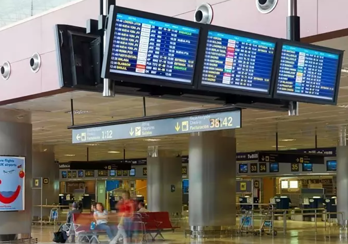 Aeropuerto de Tenerife Sur en foto de archivo