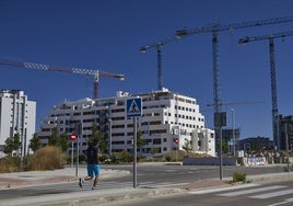 Madrid pone a la venta cuatro solares de oficinas para construir 450 viviendas