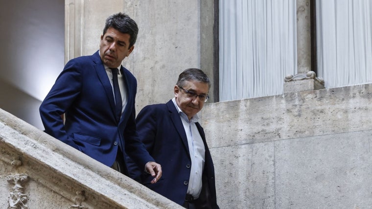 Imagen de archivo del presidente de la Generalitat Valenciana, Carlos Mazón, y el conseller de Educación, José Antonio Rovira