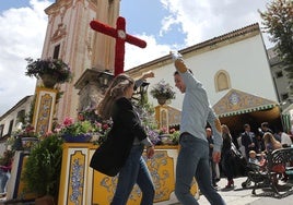 Las bases de las Cruces de Córdoba dejan el cierre a las 2.00 y la música atenuada por la tarde pese al rechazo vecinal