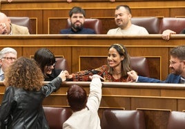 El Gobierno se divide en la votación de dos leyes y Sumar sale victorioso en ambas gracias al PP