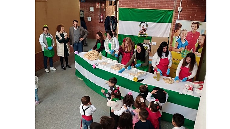 Celebración del Día de Andalucía en un centro escolar de Sevilla