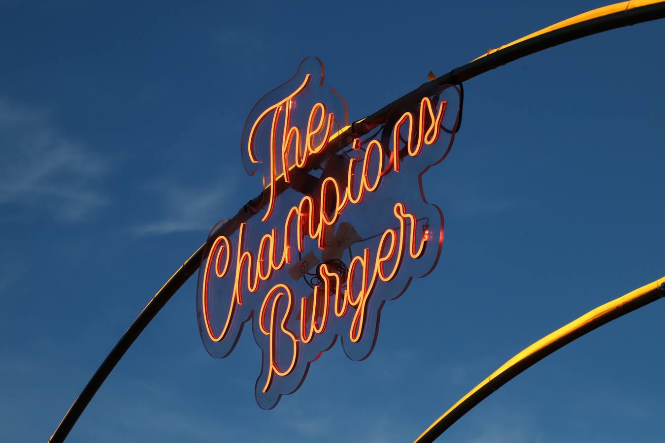 La esperada inauguración de The Champions Burger Córdoba, en imágenes
