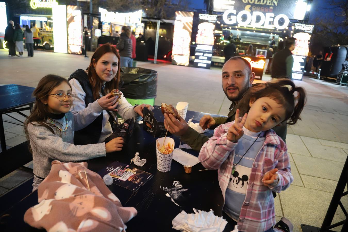 La esperada inauguración de The Champions Burger Córdoba, en imágenes