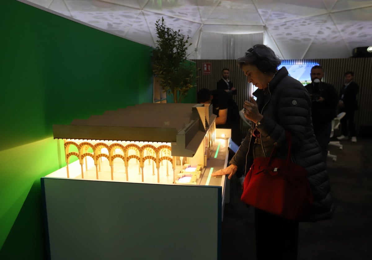 Maqueta recreada en el interior de la carpa sobre la Mezquita-Catedral de Córdoba