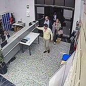 La Generalitat muestra una imagen de Mazón entrando al Cecopi a las 20.28 horas del día de la dana