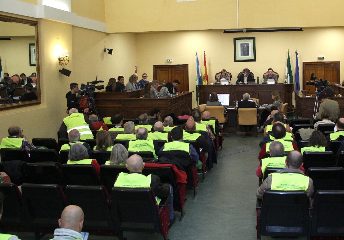 Celebración de la sesión plenaria en el Ayuntamiento de Lucena, este miércoles