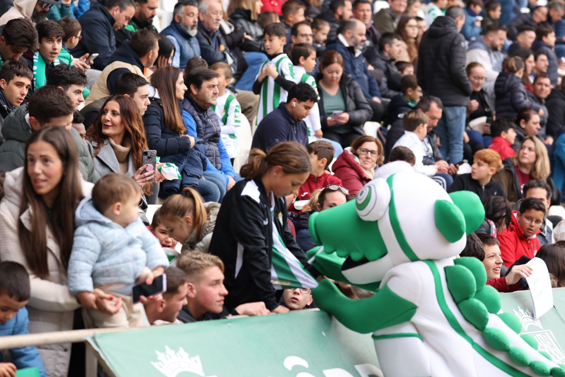 La exitosa jornada de puertas abiertas del Córdoba CF, en imágenes