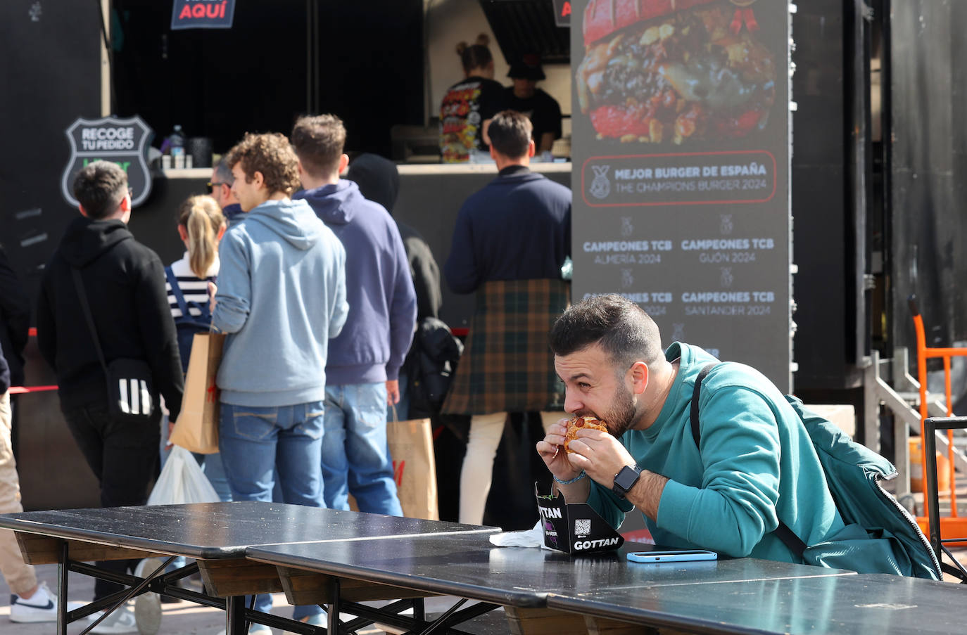 La multitudinaria Champions Burger en Córdoba, en imágenes