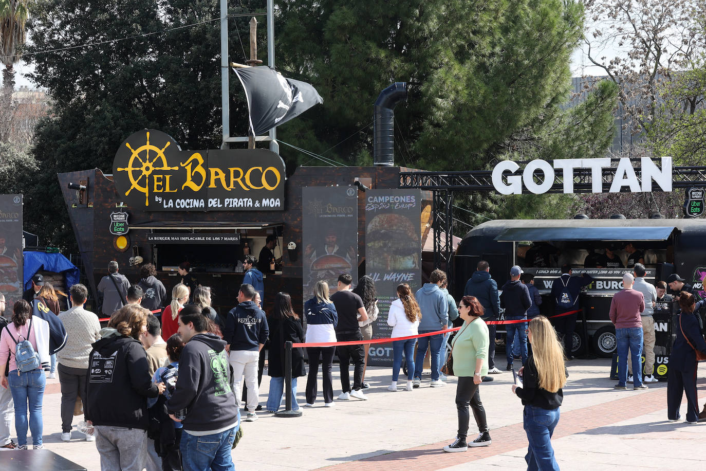 La multitudinaria Champions Burger en Córdoba, en imágenes