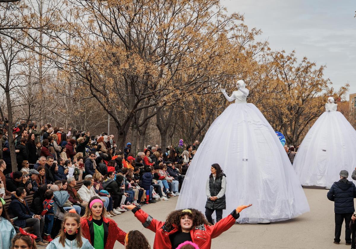 Desfile de Carnaval en Madrid Río