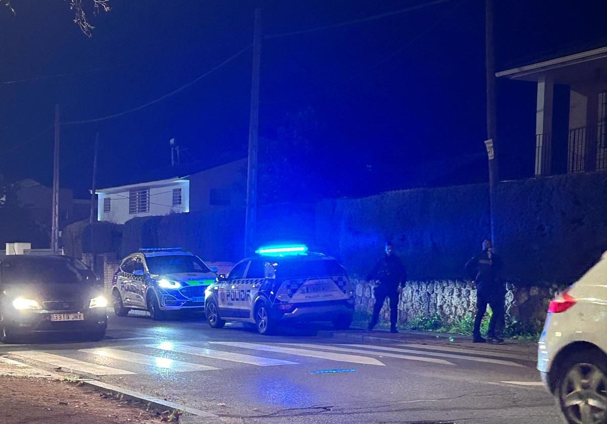 Coches de la Policía en la zona del robo