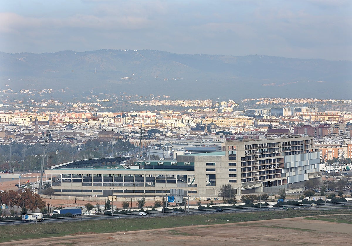 Vista panorámica de las fachadas sin acabar de Preferencia y Fondo Sur