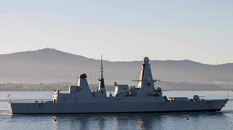 El destructor británico HMS DUNCAN