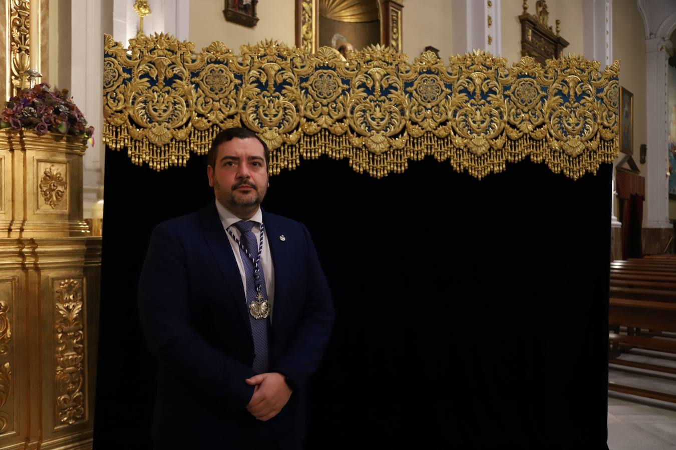 La deslumbrante bambalina lateral del palio de la Piedad de Córdoba, en imágenes