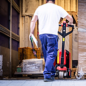 El paro baja un 7% en Canarias con 11.879 personas menos