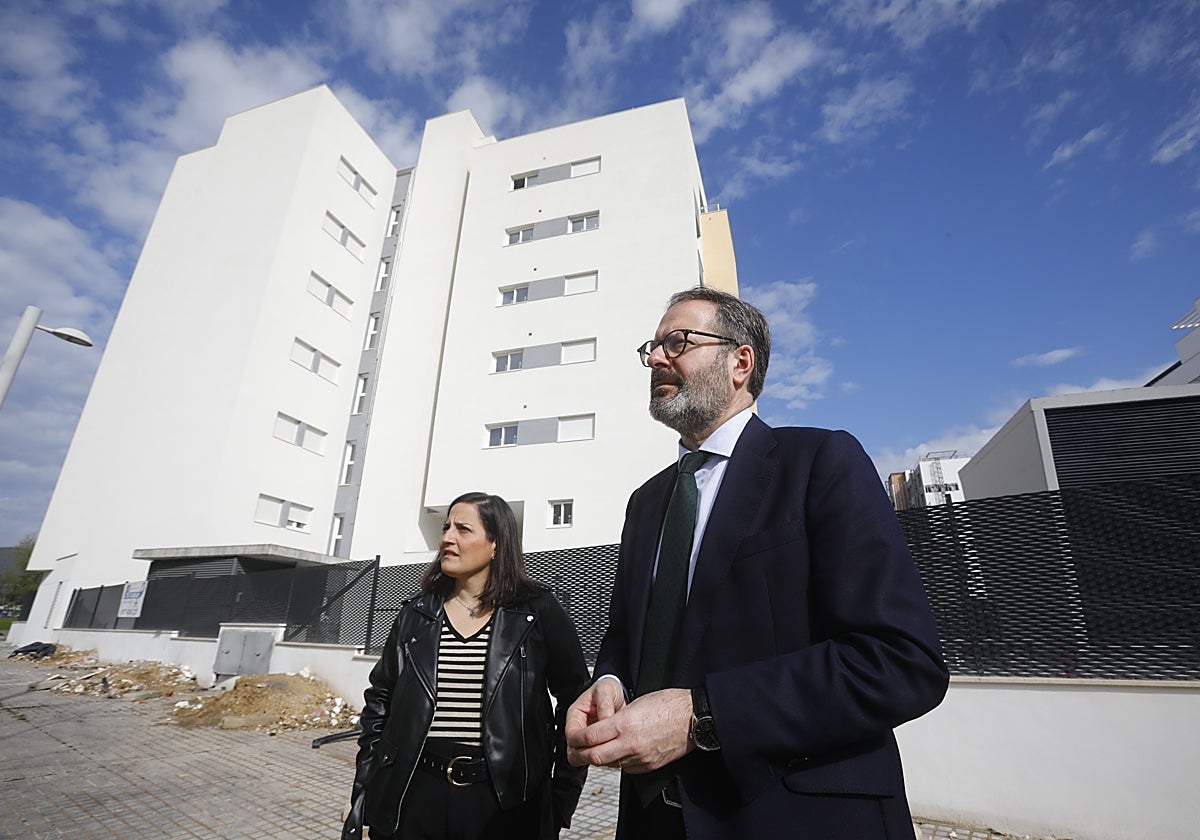El delegado del Gobierno y la delegada de Fomento y Vivienda de la Junta en Córdoba