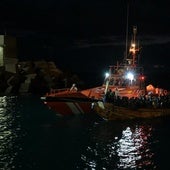 Rescatados de madrugada dos cayucos con 105 inmigrantes en aguas de El Hierro