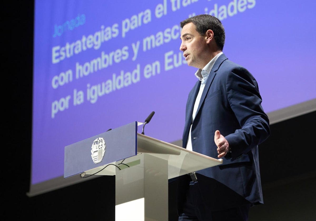 El lendakari Imanol Pradales durante una intervención pública en Vitoria