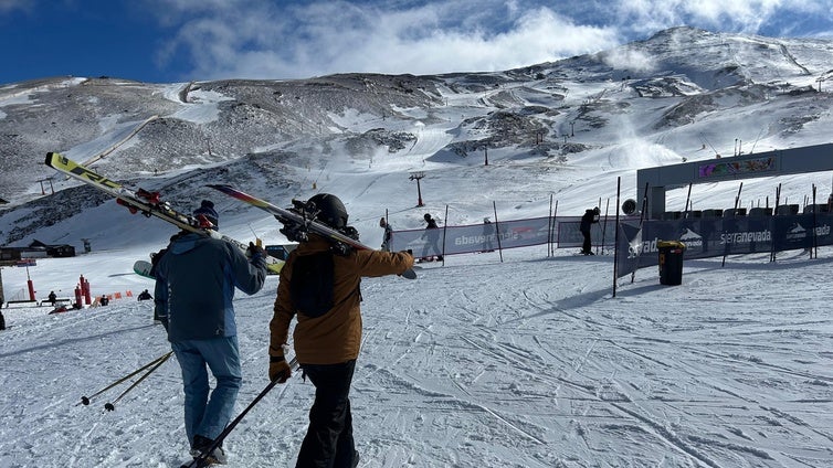 La Junta fija servicios mínimos los siete días de la huelga convocada en la estación de Sierra Nevada