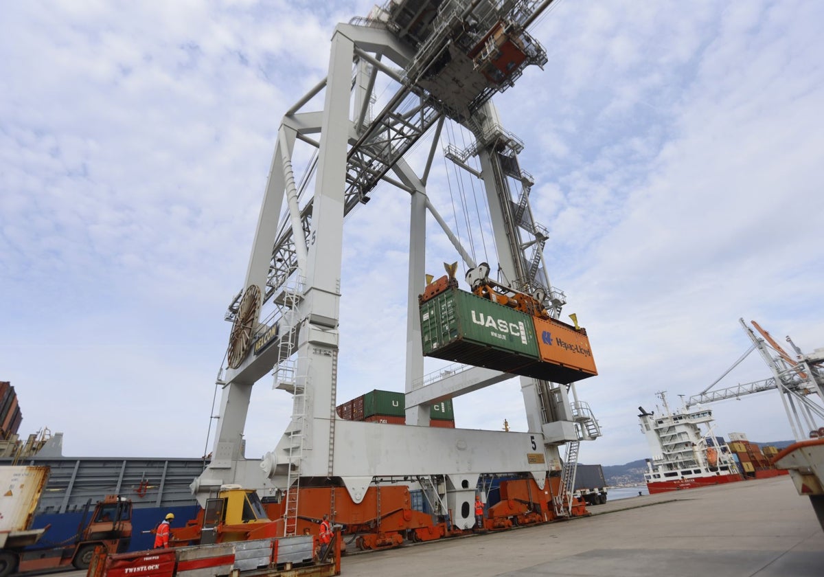 Terminal de contendores en el puerto de Vigo en una imagen de archivo