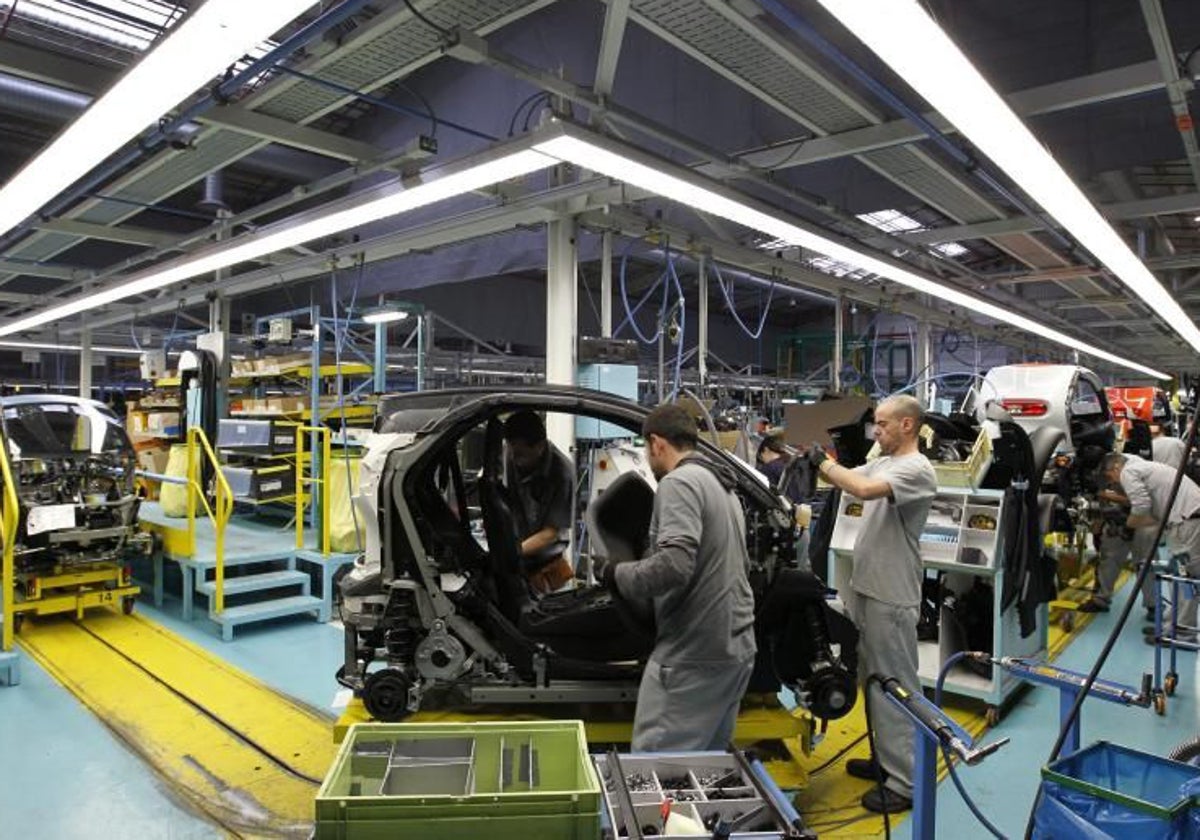 Empleados de la planta de Renault en Valladolid, en una imagen de archivo