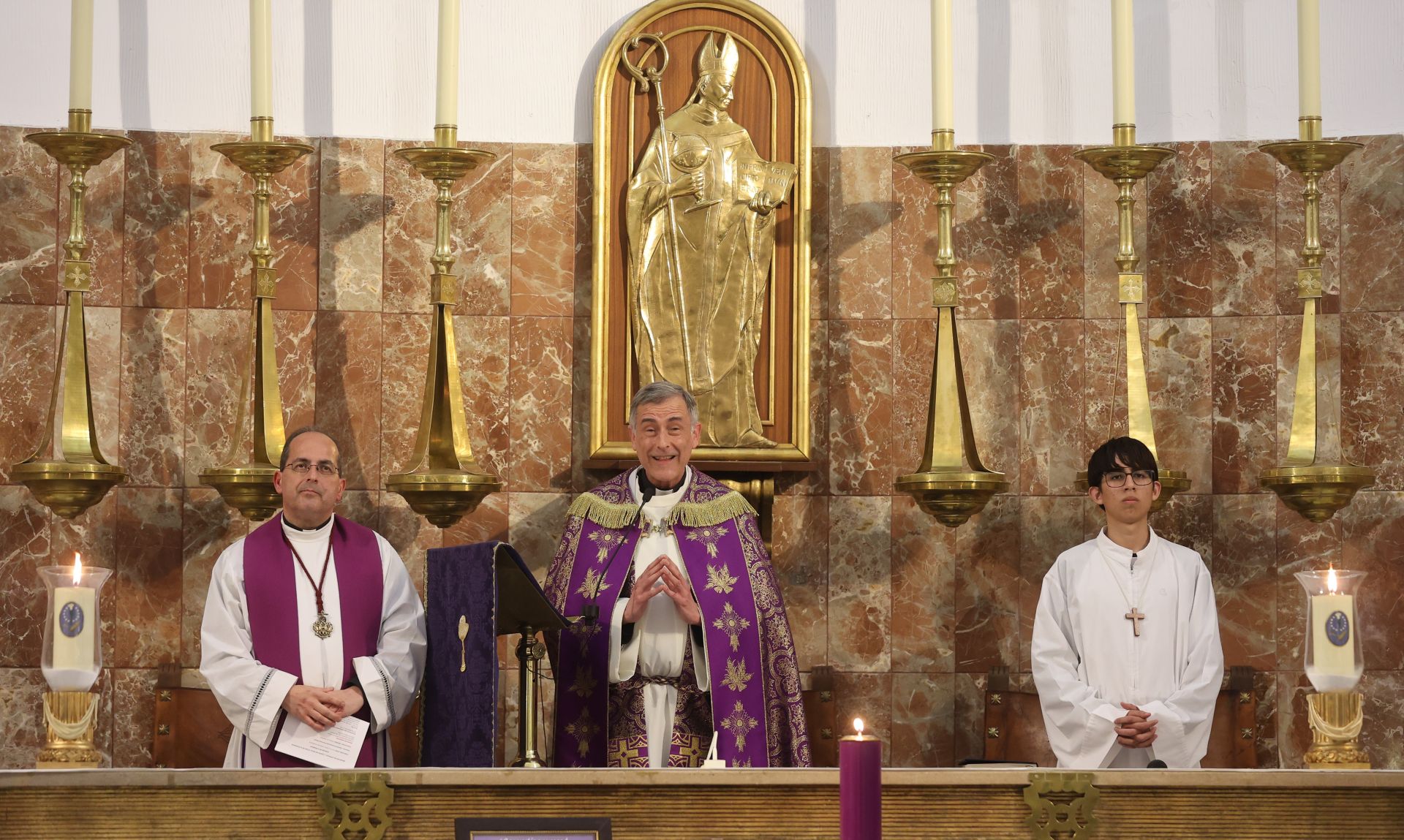 La bendición de la obra pictórica de Rafael Castejón para el Cristo de la Confianza de Córdoba, en imágenes