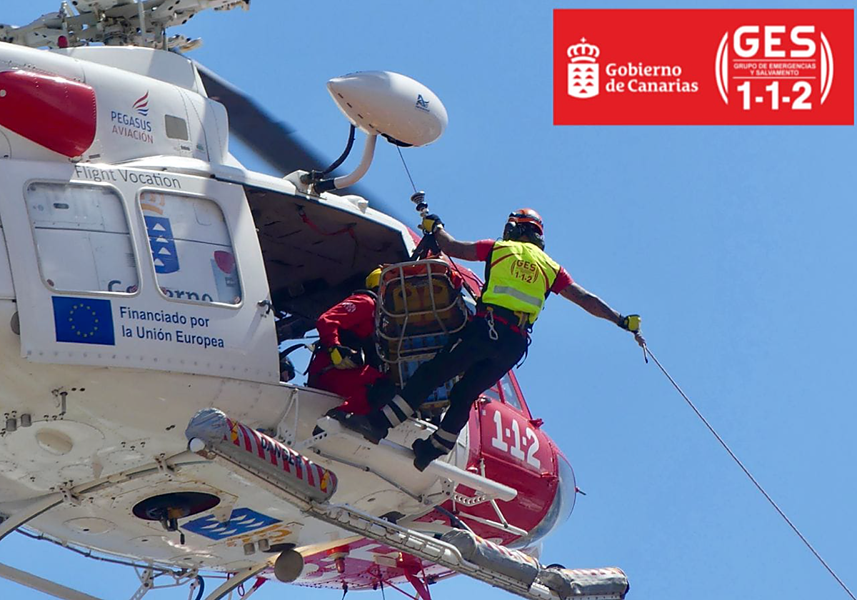 Un helicóptero del GES rescata a una senderista con un traumatismo de carácter moderado en Tenerife en foto de archivo