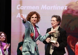 María Jesús Montero premia a una exconsejera condenada por el caso ERE como una «gran servidora pública»