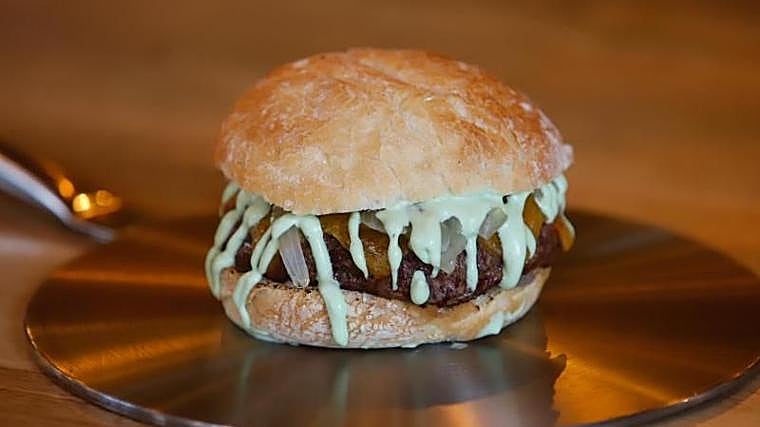 Raza y Dehesa reforma su local en Córdoba y lanza una línea única de venta a domicilio