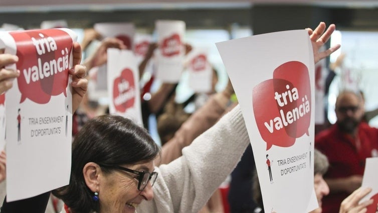 El contradictorio boicot de la izquierda a la elección de valenciano o castellano: «Son los mismos que llaman a votar sobre la jornada continua»