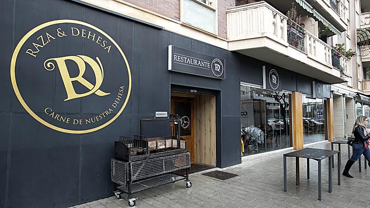 Fachada de Raza y Dehesa