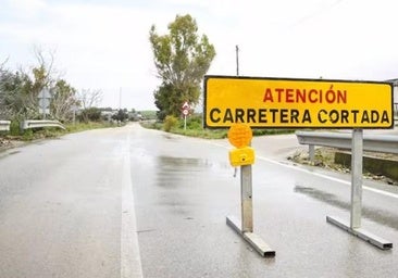 Cortada la carretera CO-5105 en Villa del Río por el desbordamiento del arroyo Salado