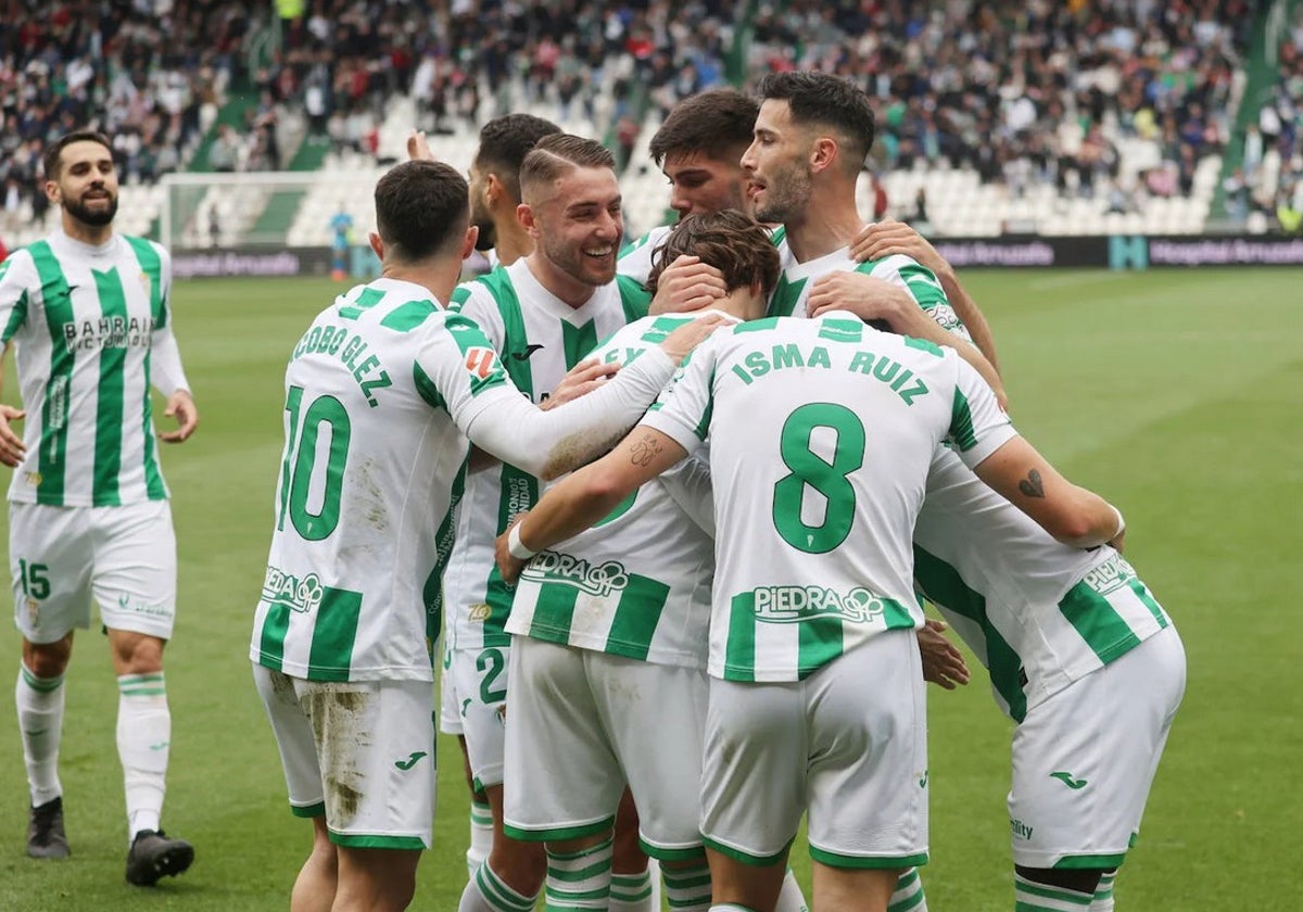 La plantilla blanquiverde celebra un gol en El Arcángel esta temporada