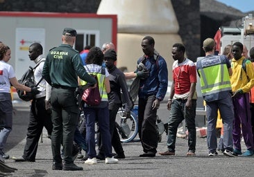 Llegada al puerto de La Restinga (El Hierro) de decenas de inmigrantes el pasado sábado