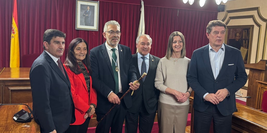 Miguel Fernández toma posesión como nuevo alcalde de Lugo, el tercero en dos años