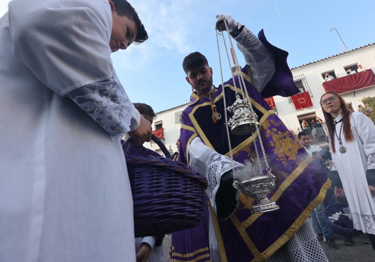 Monaguillos de la Santa Faz durante una procesión