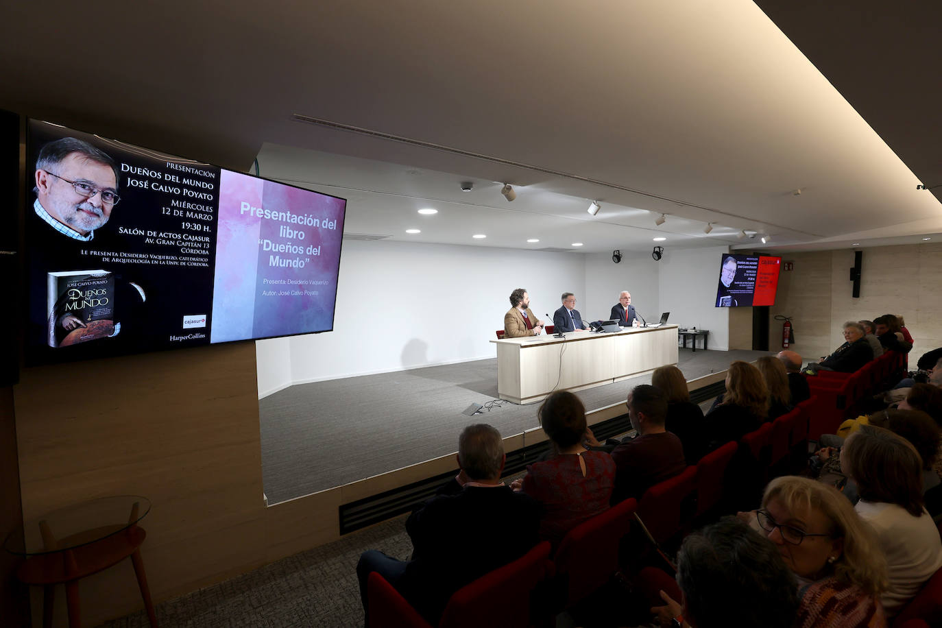 La presentación del libro &#039;Dueños del mundo&#039;, de José Calvo Poyato, en imágenes
