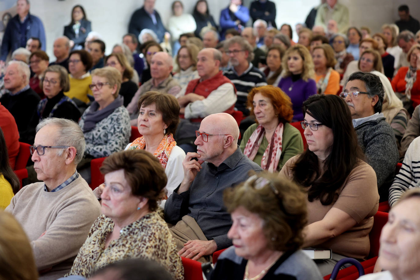 La presentación del libro &#039;Dueños del mundo&#039;, de José Calvo Poyato, en imágenes