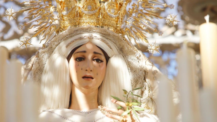 La Virgen de la Paz, en su paso de palio