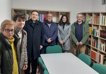 'Abrazando el tiempo', la hermandad de Villaviciosa acompaña a personas mayores