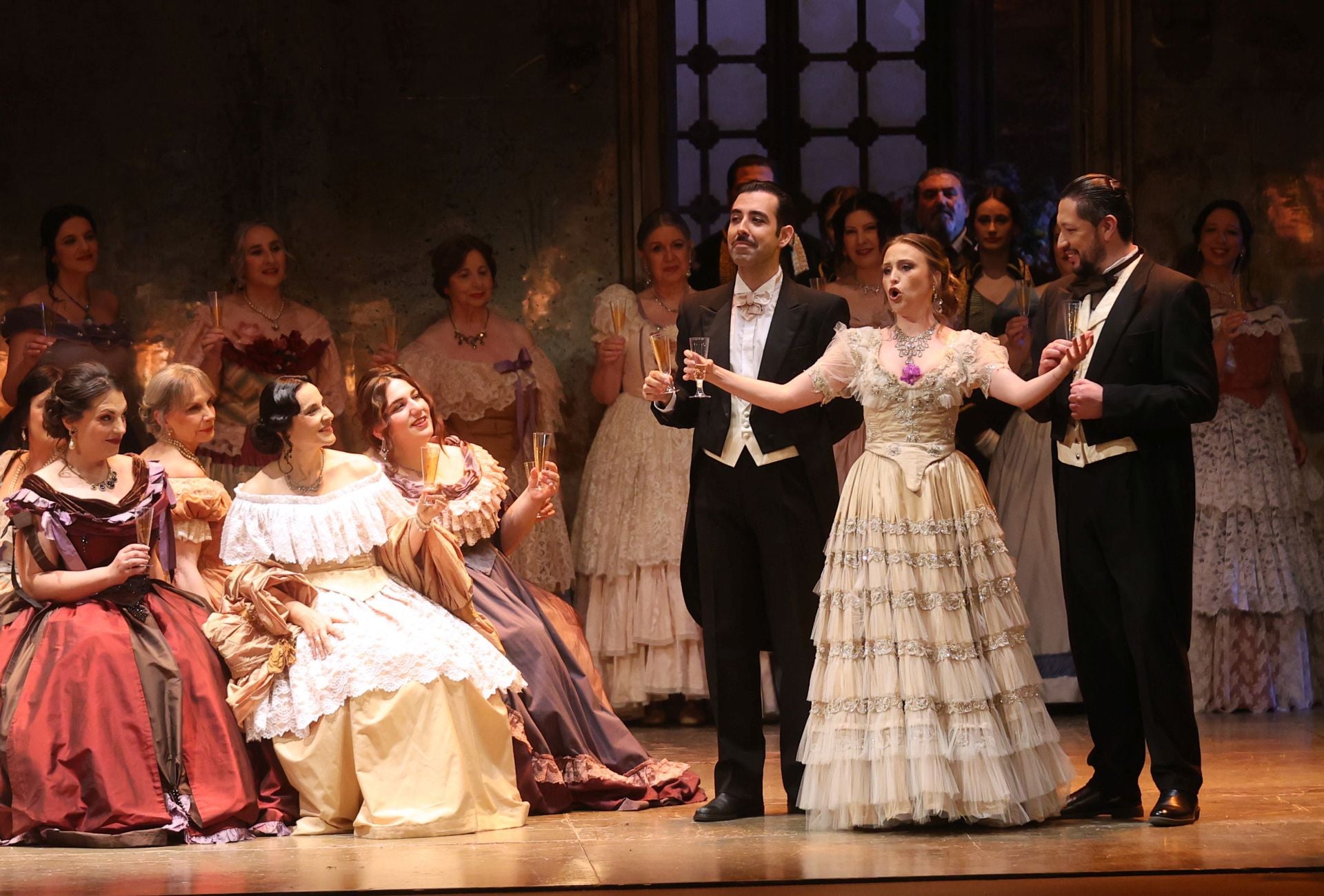 &#039;La Traviata&#039; lleva al Gran Teatro de Córdoba la ópera más clásica, en imágenes