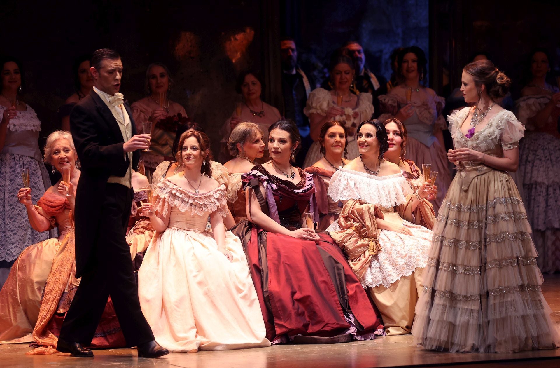 &#039;La Traviata&#039; lleva al Gran Teatro de Córdoba la ópera más clásica, en imágenes