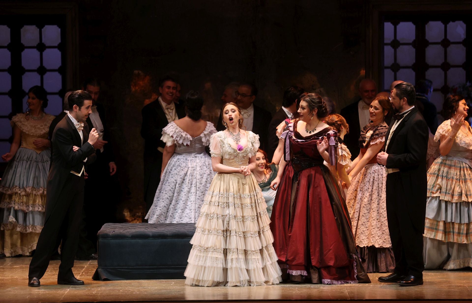 &#039;La Traviata&#039; lleva al Gran Teatro de Córdoba la ópera más clásica, en imágenes