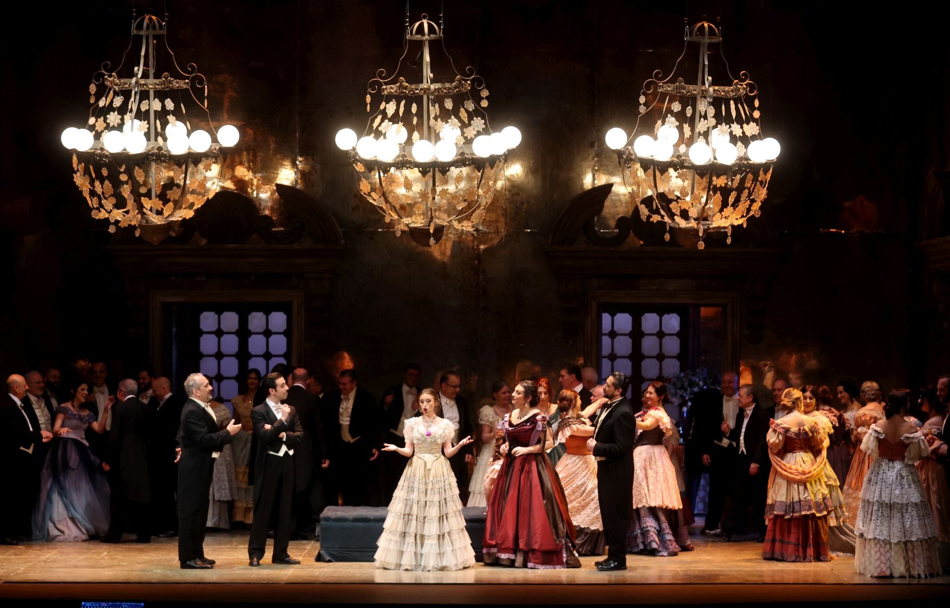 &#039;La Traviata&#039; lleva al Gran Teatro de Córdoba la ópera más clásica, en imágenes