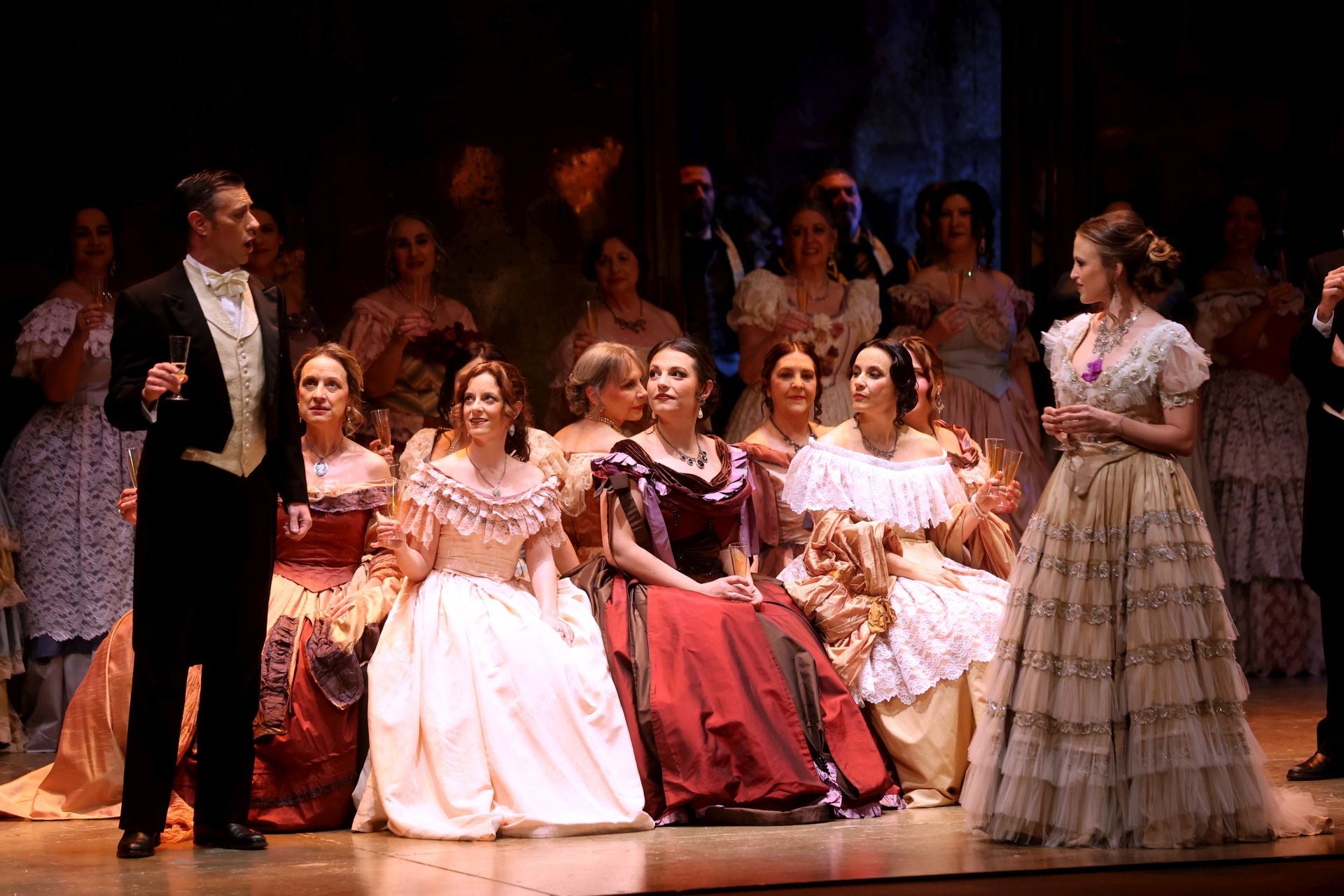 &#039;La Traviata&#039; lleva al Gran Teatro de Córdoba la ópera más clásica, en imágenes