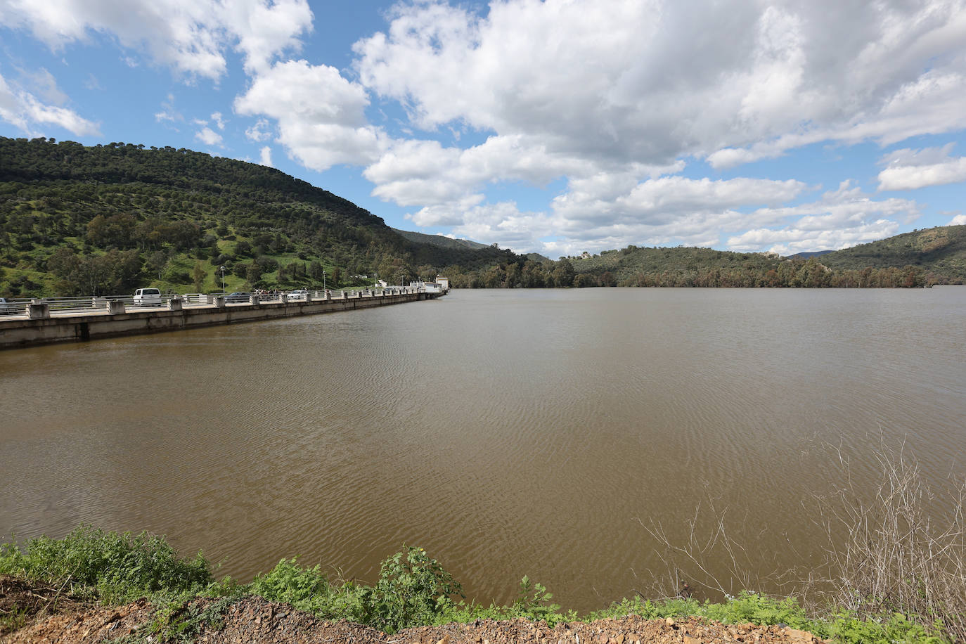 Los embalses de San Rafael de Navallana y Guadalmellato rozan el lleno absoluto, en imágenes