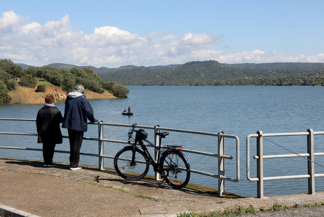 Los embalses de San Rafael de Navallana y Guadalmellato rozan el lleno absoluto, en imágenes