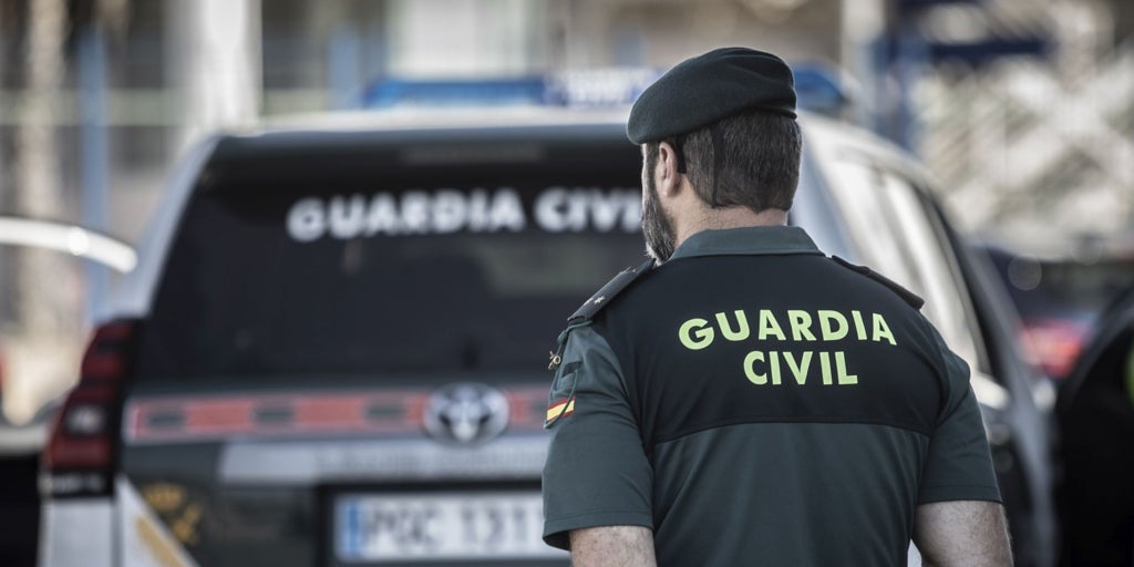 Agreden con bates de béisbol a dos hombres tras asaltar su casa en Valencia