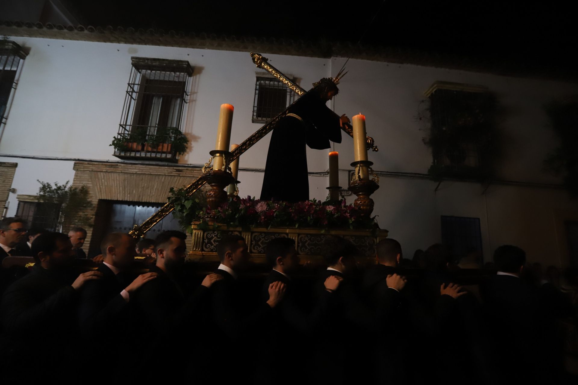El vía crucis de Jesús de la rPasión en el Alcázar Viejo de Córdoba, en imágenes